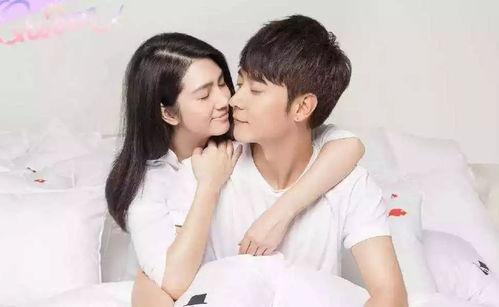 娱乐吃瓜的小花