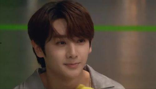 吃瓜娱乐胡歌王俊凯,胡歌与王俊凯的娱乐风云录